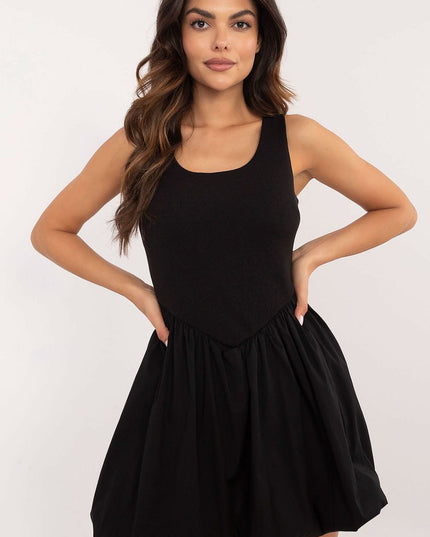 Robe noire florale élégante