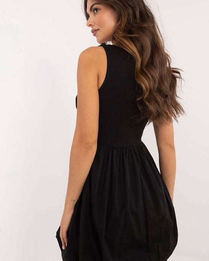 Robe noire florale élégante