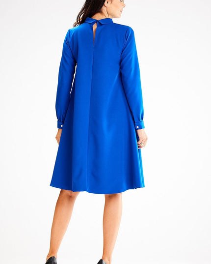 Robe trapèze avec col montant