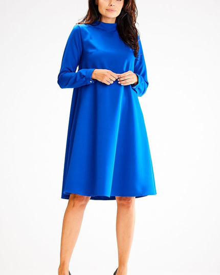 Robe trapèze avec col montant