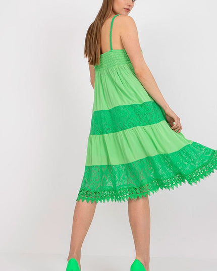 Robe évasée blanche en dentelle