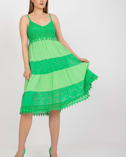 Robe évasée blanche en dentelle