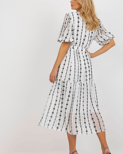Robe midi légère avec broderie