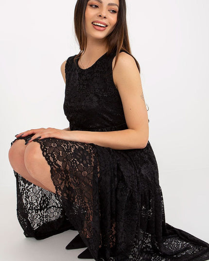 Robe blanche ajourée évasée