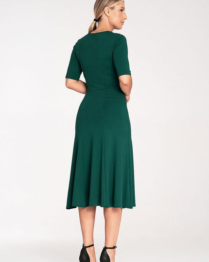 Robe élégante verte mi-longue