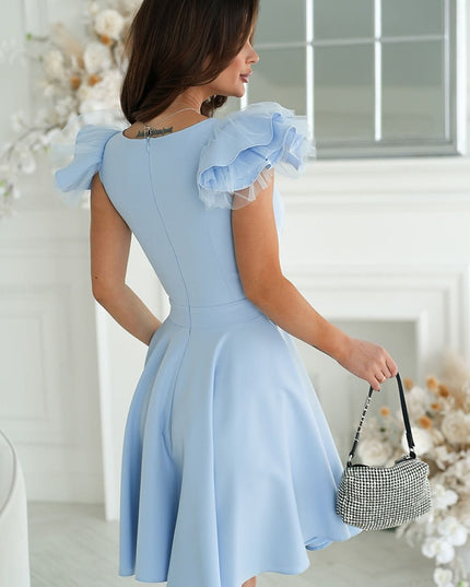 Robe élégante épaules buffet
