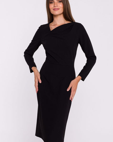 Robe crayon asymétrique élégante