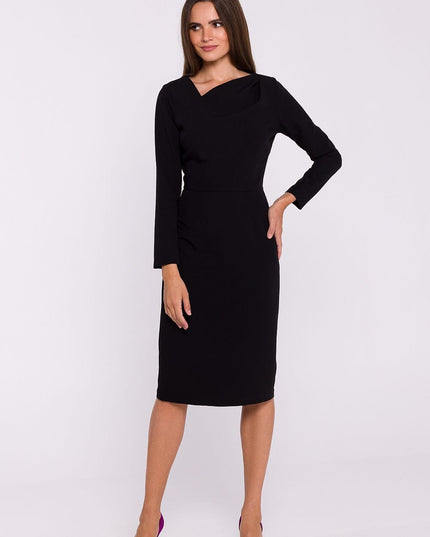 Robe crayon asymétrique élégante