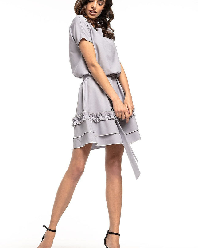 Robe élégante avec ceinture