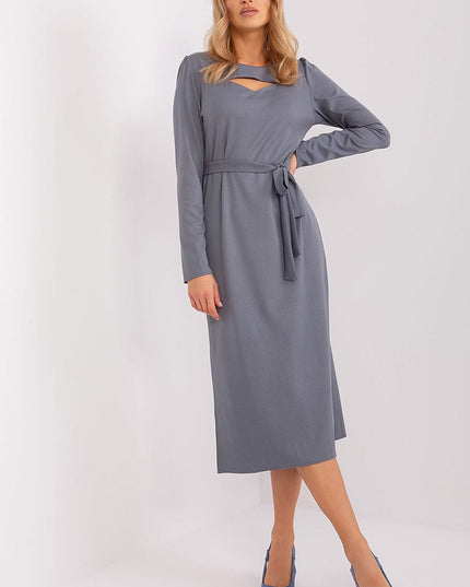 Robe midi élégante ceinturée