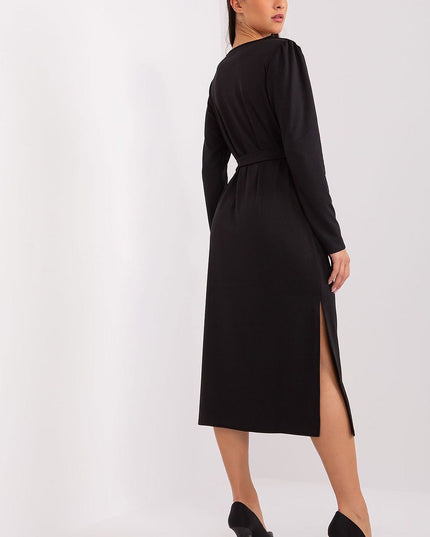 Robe midi élégante ceinturée