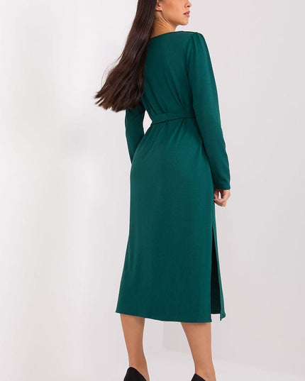 Robe midi élégante ceinturée