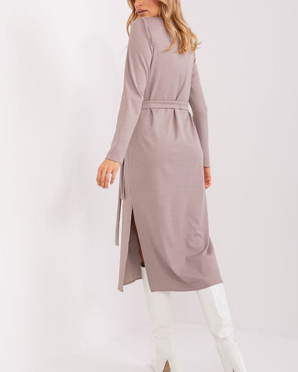 Robe midi élégante ceinturée