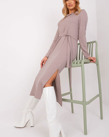 Robe midi élégante ceinturée