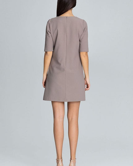 Robe noire élégante à volants
