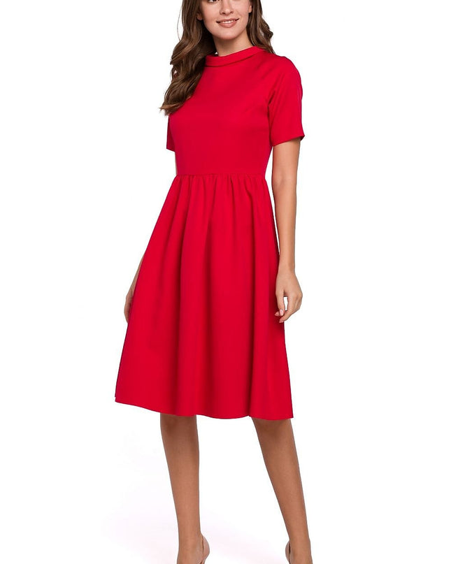 Robe rouge évasée élégante