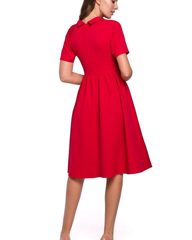 Robe rouge évasée élégante