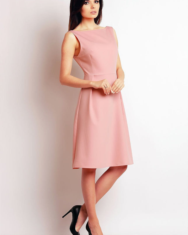 Robe élégante évasée classique