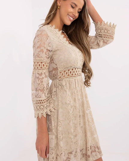 Robe évasée en dentelle ajourée