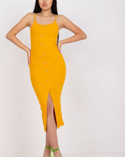 Robe cerise côtelée à boutons