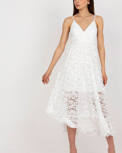 Robe longue en dentelle volantée