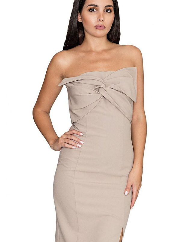 Robe beige épaules dénudées
