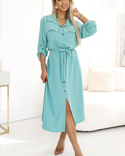 Robe beige avec boutons dorés