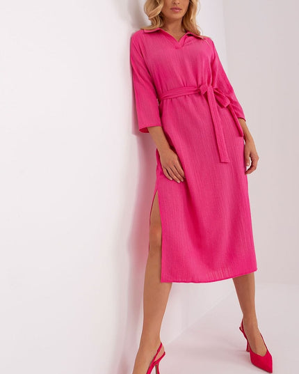 Robe droite bleue avec ceinture