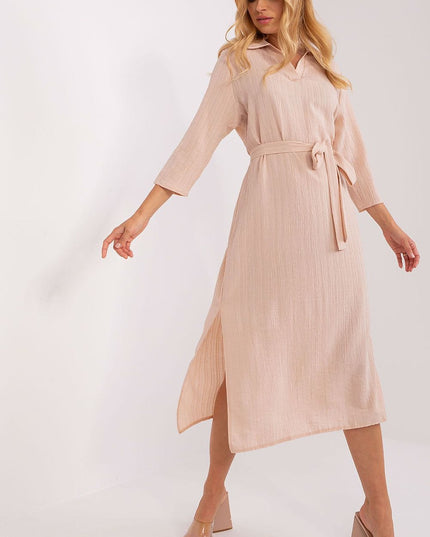 Robe droite bleue avec ceinture