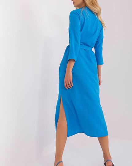 Robe droite bleue avec ceinture