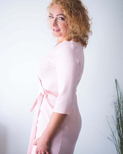 Robe droite classique boutons dorés