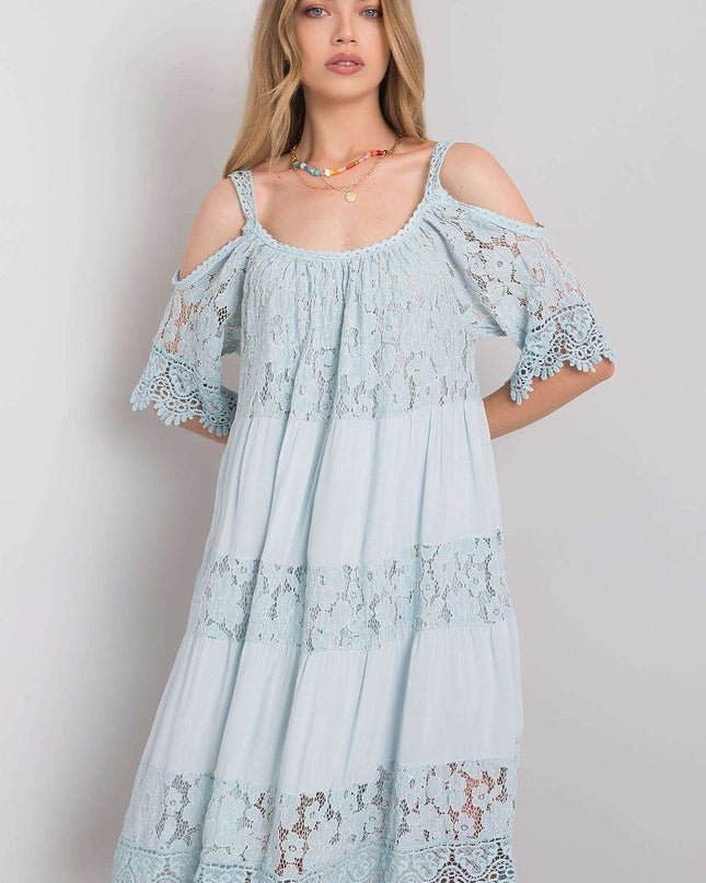 Robe fluide bleu clair dentelle