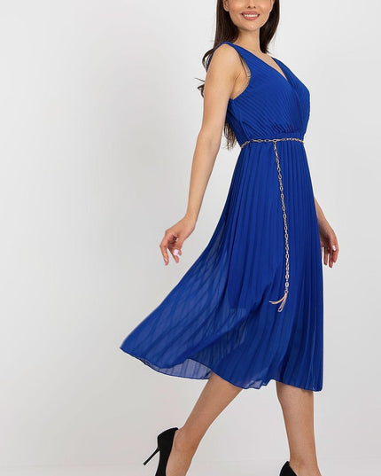 Robe plissée noire avec ceinture