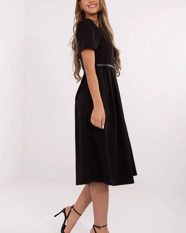 Robe évasée noire classique