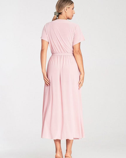 Robe noire à encolure superposée