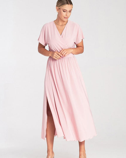 Robe noire à encolure superposée