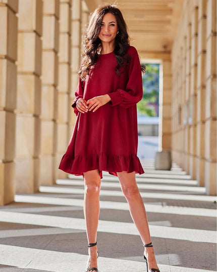 Robe noire avec volant
