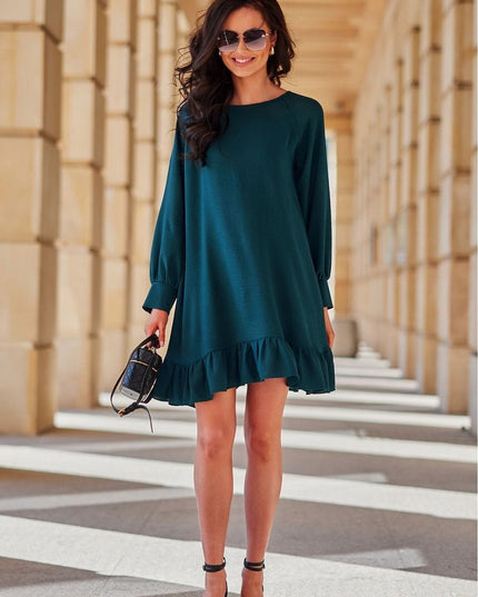 Robe noire avec volant