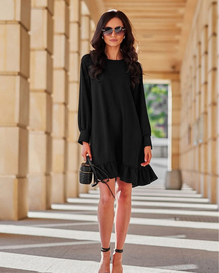 Robe noire avec volant