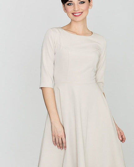 Robe noire évasée classique