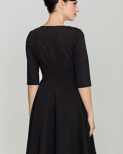 Robe noire évasée classique