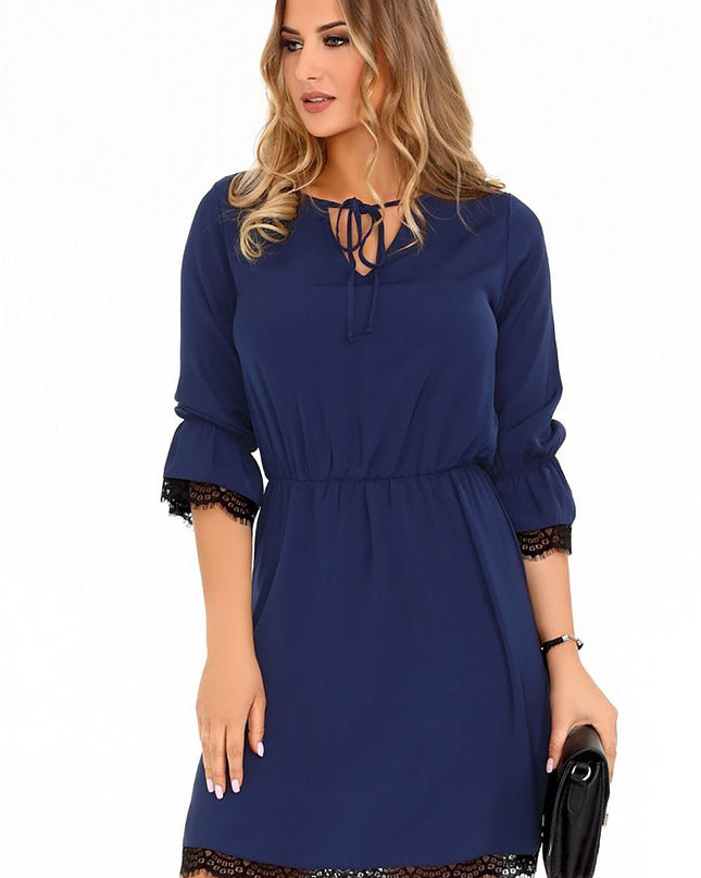 Robe bleu intense avec dentelle