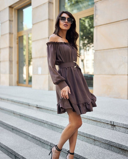 Robe trapèze à encolure espagnole