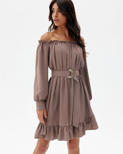 Robe trapèze à encolure espagnole