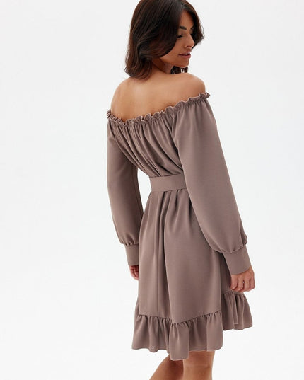 Robe trapèze à encolure espagnole