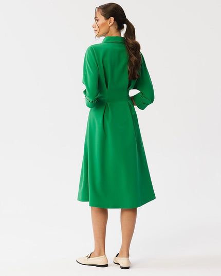 Robe évasée verte col classique