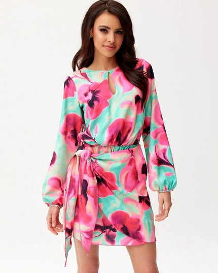 Robe courte à fleurs ceinturée