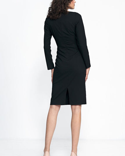 Robe noire élégante à plis