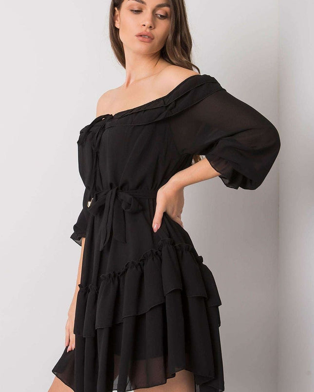 Robe espagnole à volants noirs
