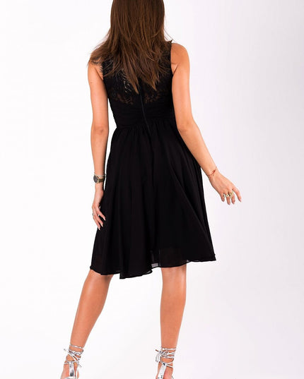 Robe élégante plissée en dentelle